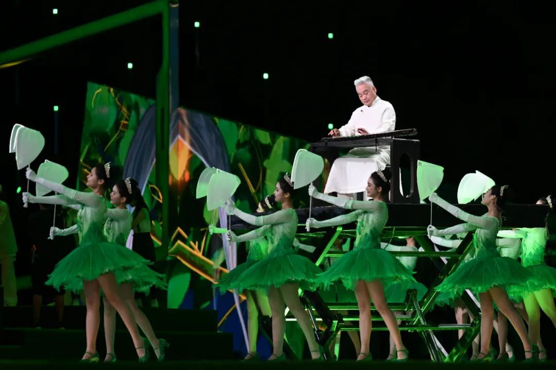 新华社记者 刘坤 摄这是闭幕式上的焰火表演.